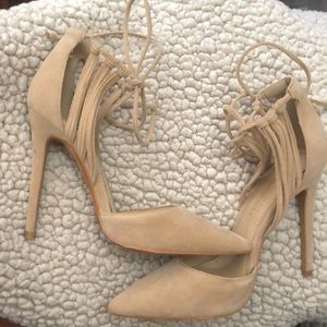 Pointed toe heels